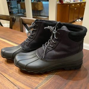 Sperry Men’s size 12 insulated duck boots. Water resistant. 200g 3M Thinsulate.